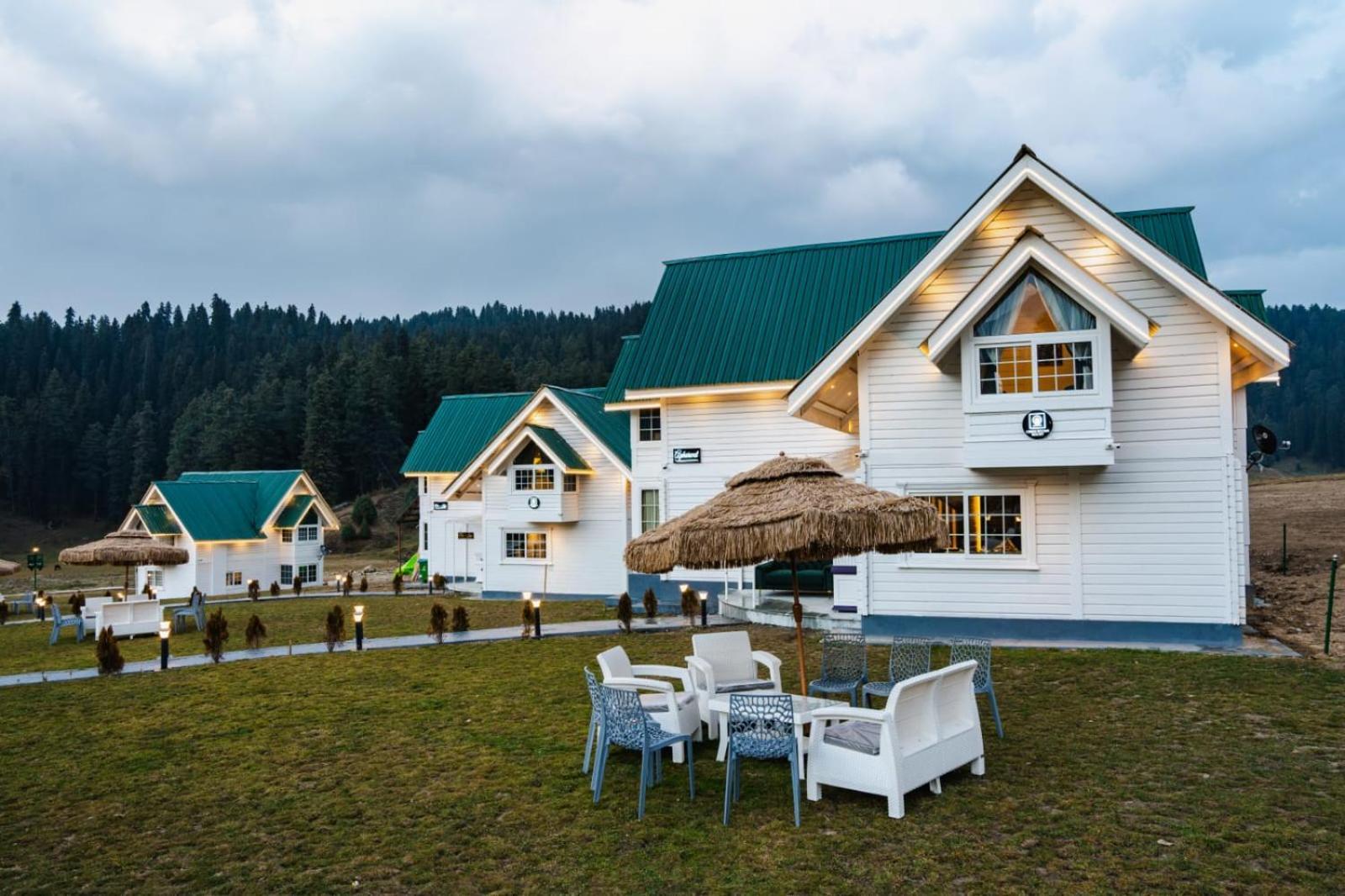 Green Rooms Resort Gulmarg Kültér fotó